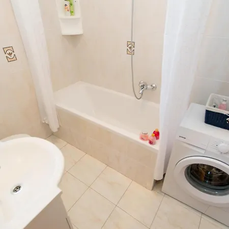 Cozy In Plat With Wifi Сasa de vacaciones