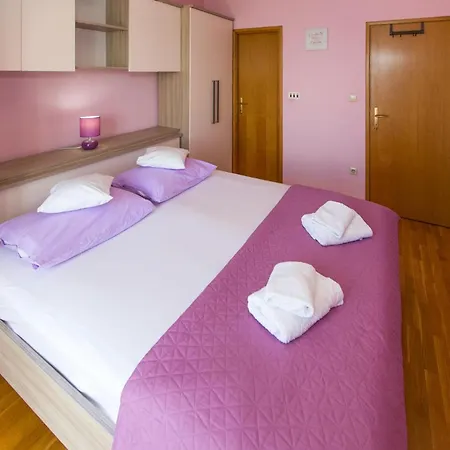 Cozy In Plat With Wifi 믈리니