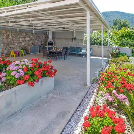 Cozy In Plat With Wifi Сasa de vacaciones Mlini