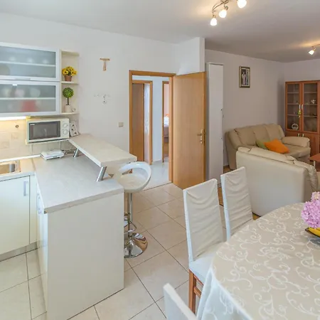 Cozy In Plat With Wifi Сasa de vacaciones Mlini