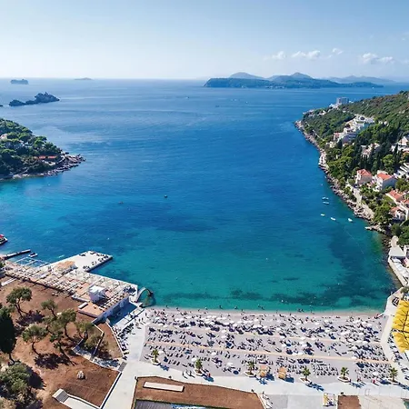 Cozy In Plat With Wifi 펜션 믈리니