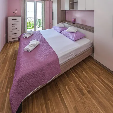 Wunderschönes Haus In Plat