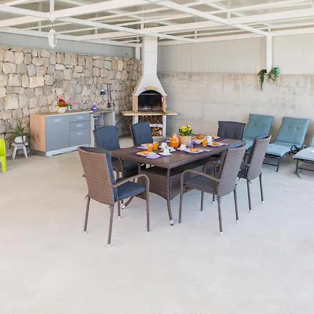 3 Bedroom Lovely In Plat * Mlini