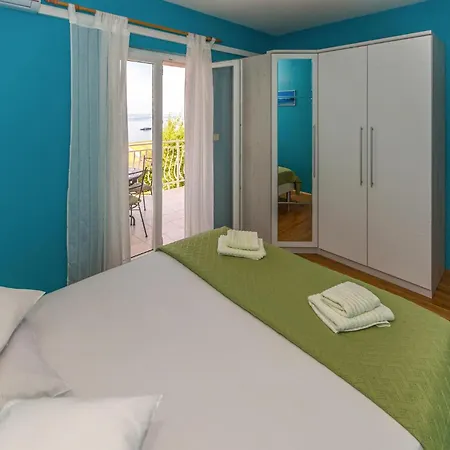 3 Bedroom Lovely In Plat Holiday home
